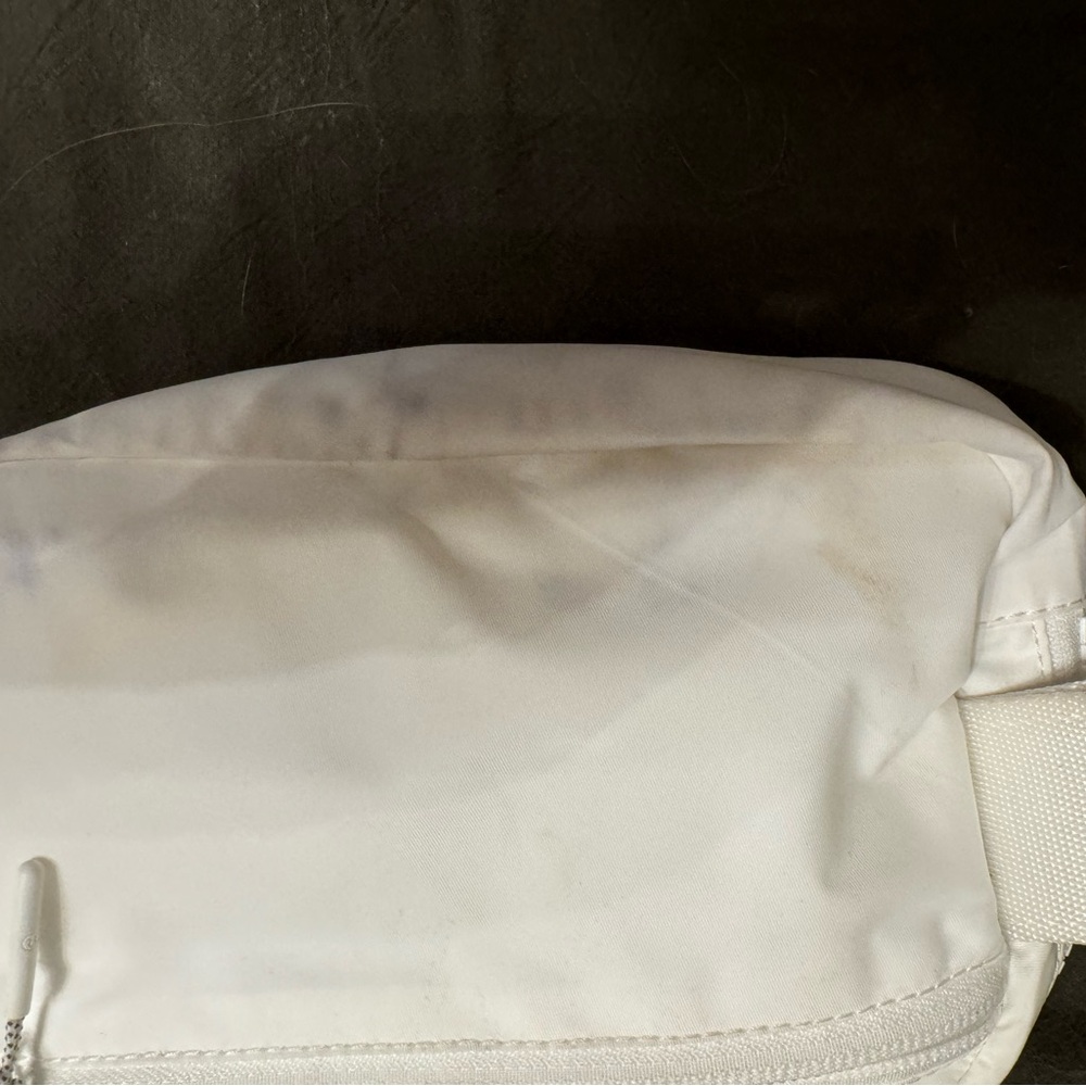 lululemon athletica Cream Crossbody Bag - Picture 4 of 4